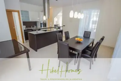 Haus mit Meerblick in Splitska, Ansicht 8 von 16